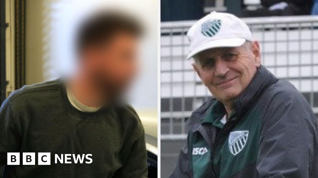 Photographer charged with stealing camera of Bondi shooting victim after attack