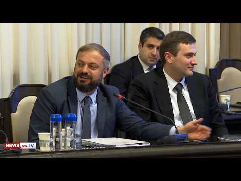 Իսկ կարող է 3 երեխա ունեցողը կուտակի ժամերը, մի օր չգա աշխատանքի. Պապոյանը հարցը զվարճացրեց