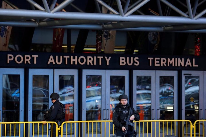 Would-be suicide bomber sets off explosion in NYC