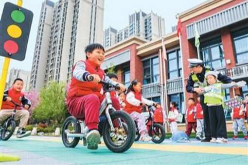 “没车也不能闯红灯”，为什么？