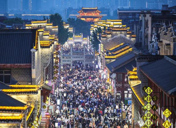 High-quality development of China's service sector to boost industry, benefit people