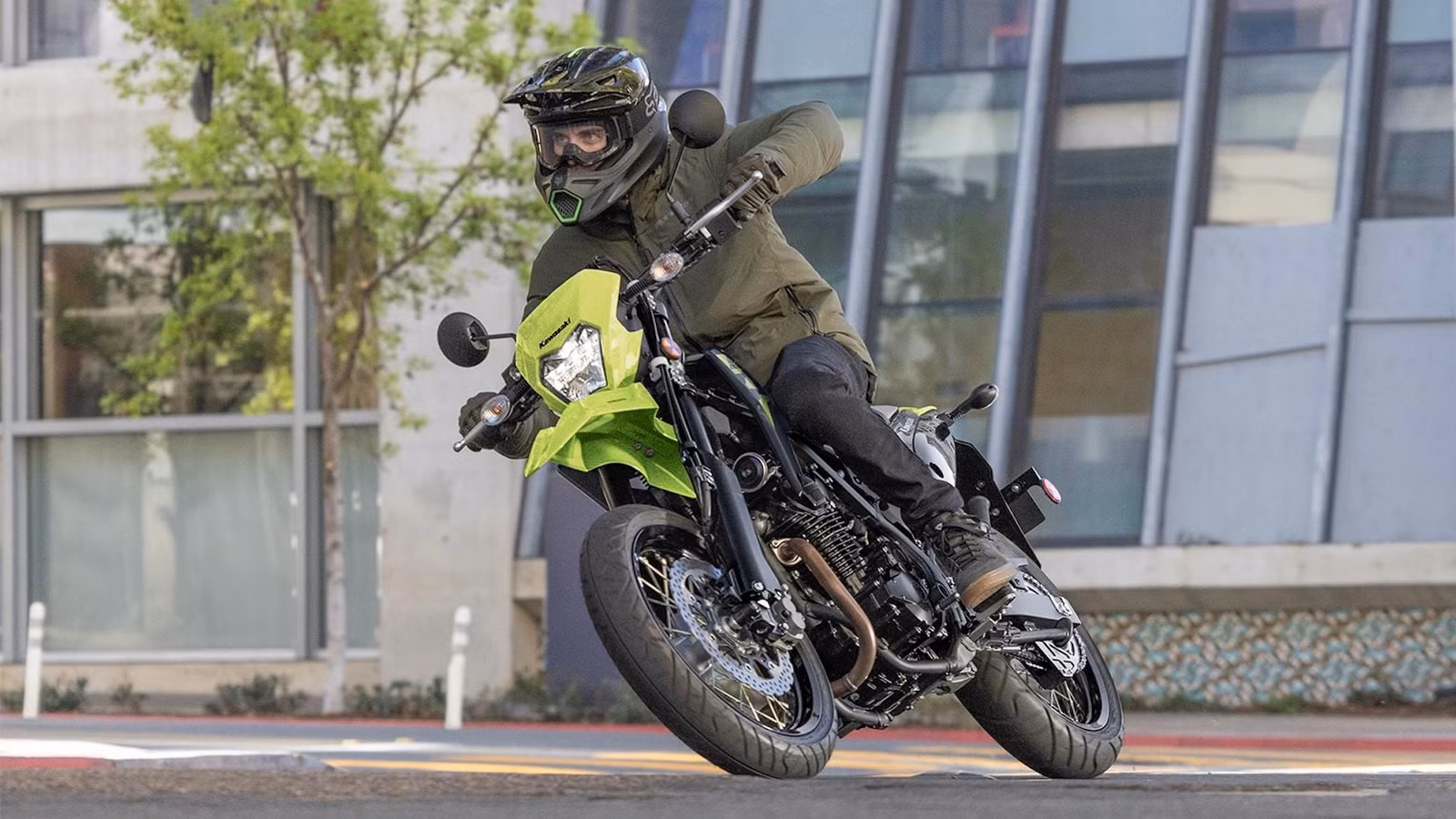 A City Motorcycle That Feels Lightweight, Reliable, And Stress-Free
