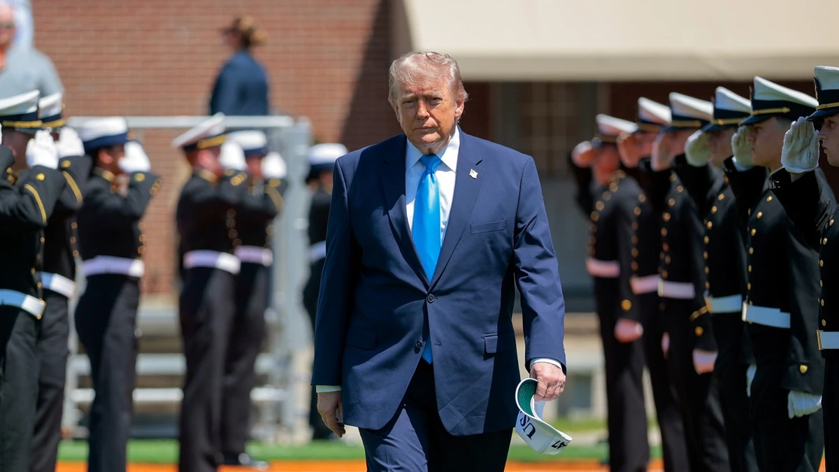 Axio: Трамп рассматривает возможность возобновления войны против Ирана на фоне тяжелых переговоров