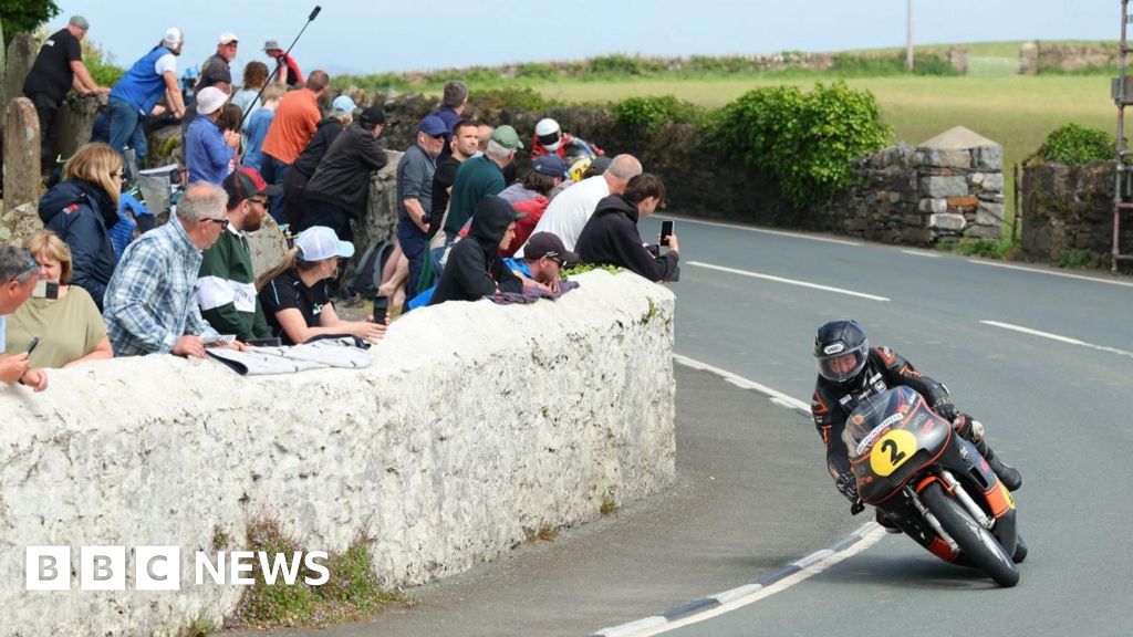 Rider dies following crash on Pre-TT classic race