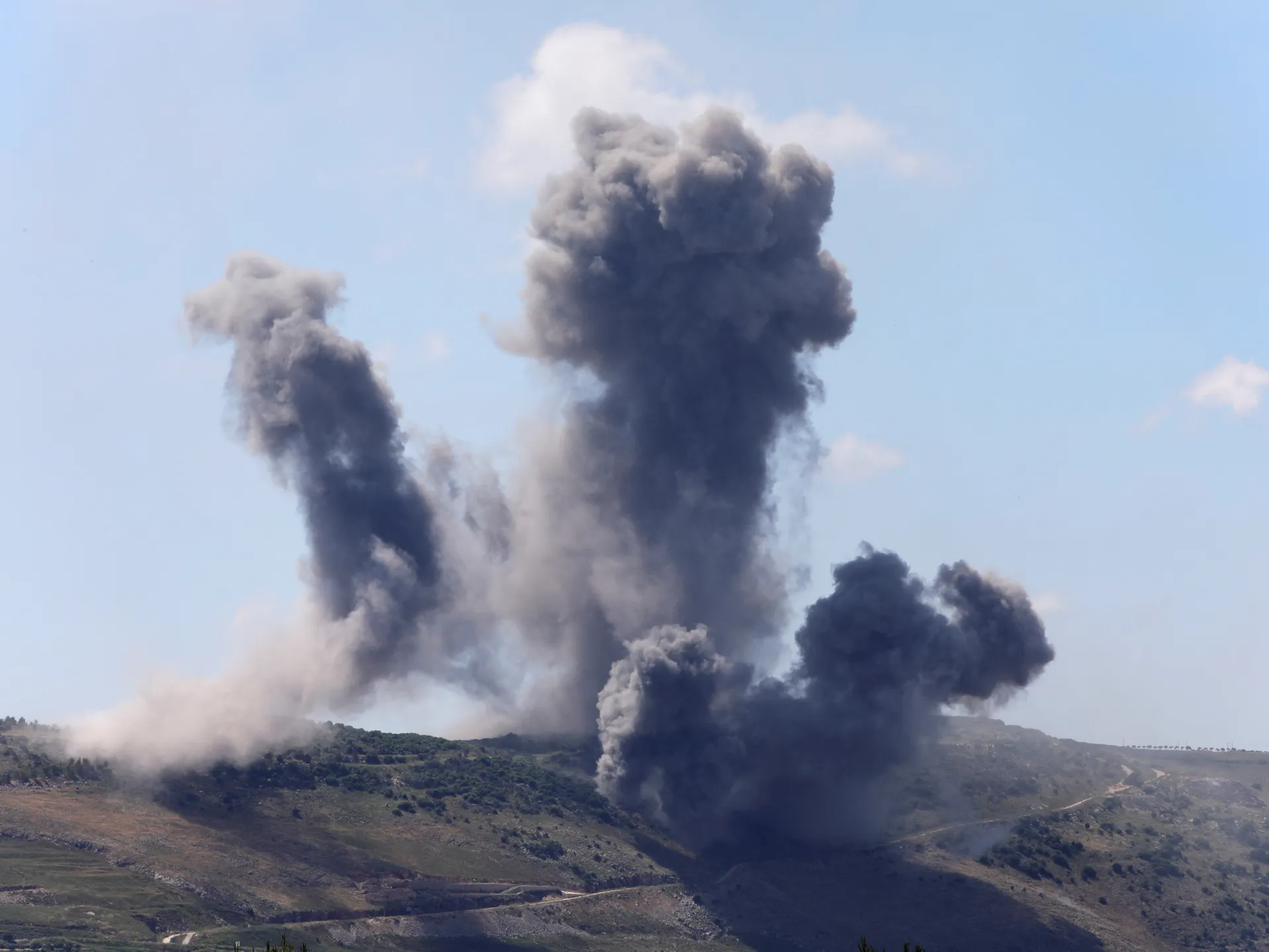 Israeli strikes kill six in southern Lebanon, amid fresh evacuation orders