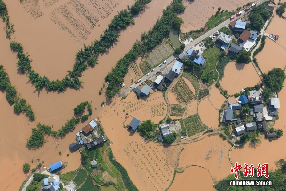 重庆永川区极端特大暴雨引发山洪和地灾 救援工作正全力开展