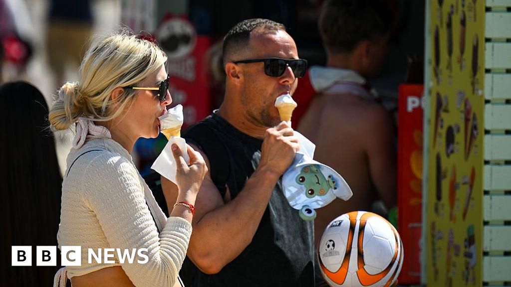 In pictures: Hottest May day record broken in UK