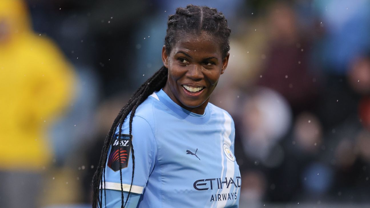 Shaw signs Man City deal amid Chelsea links