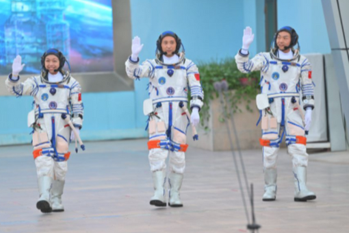 新华社评论员：共同推动构建更加公正合理的全球治理体系——四论推动中俄关系实现更高质量发展