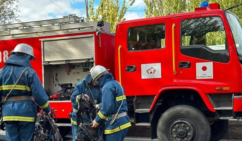 Երևանի շենքերից մեկում բնակարան է այրվում. դեպքի վայր է մեկնել 4 մարտական հաշվարկ