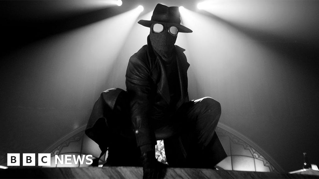 Spider-Noir turns Spider Universe black and white