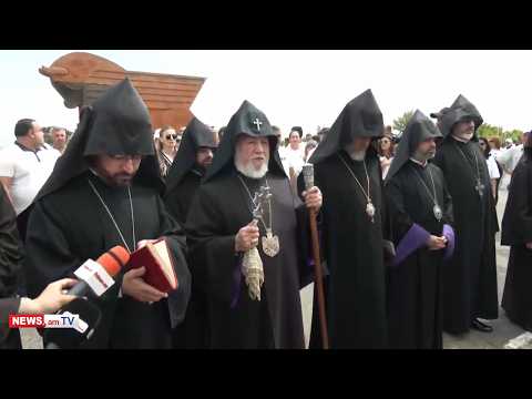 Ամենայն Հայոց Կաթողիկոսը աղոթք բարձրացրեց Սարդարապատում