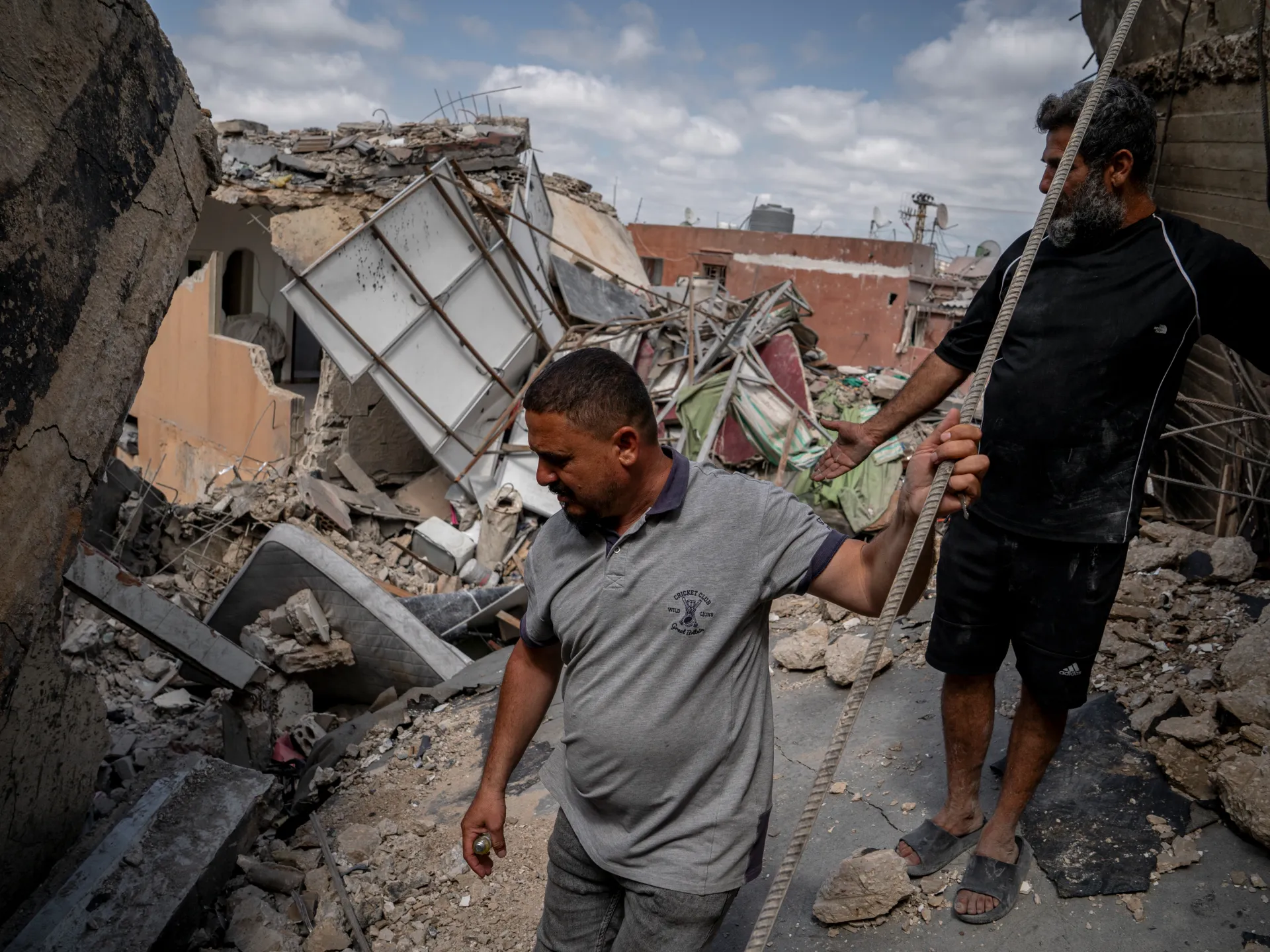 Five killed in Lebanon as Israeli forces advance across key Litani River