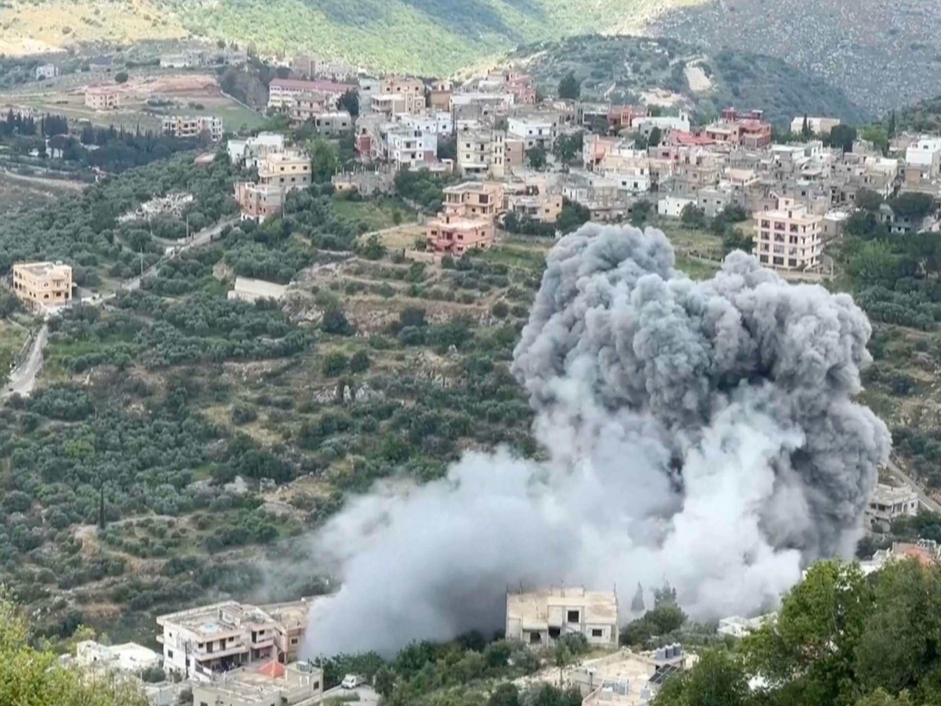 Israeli fighter jets strike village in south Lebanon