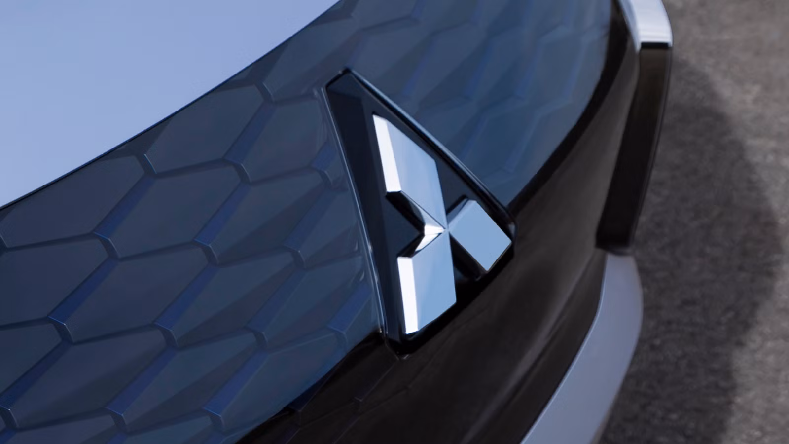 Mitsubishi Pajero Returns 2026 + New Nissan-Based Pickup Truck