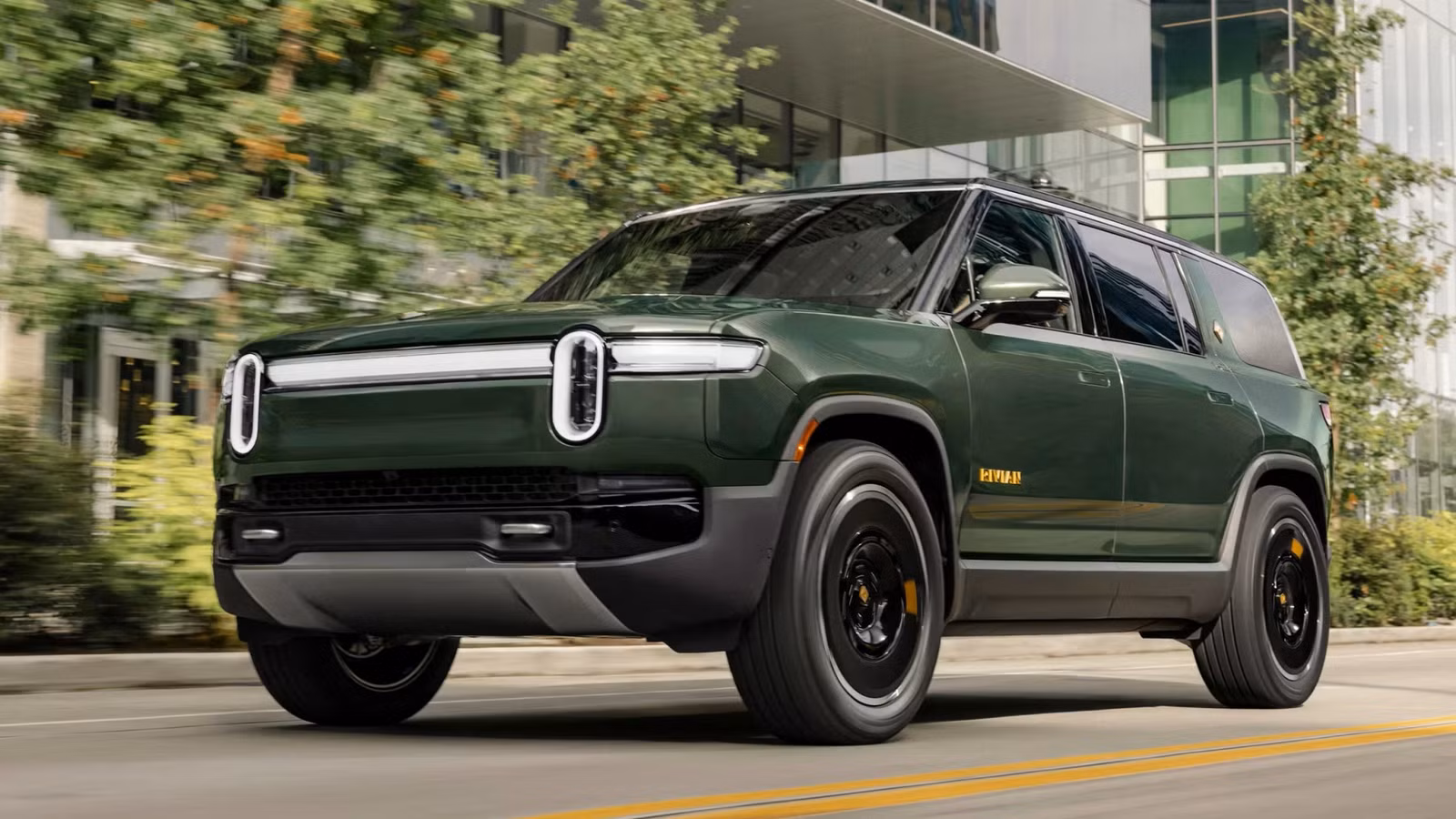 NHTSA Opens Investigation Into 115K Rivian R1T And R1S Over Rear Toe Link Separation