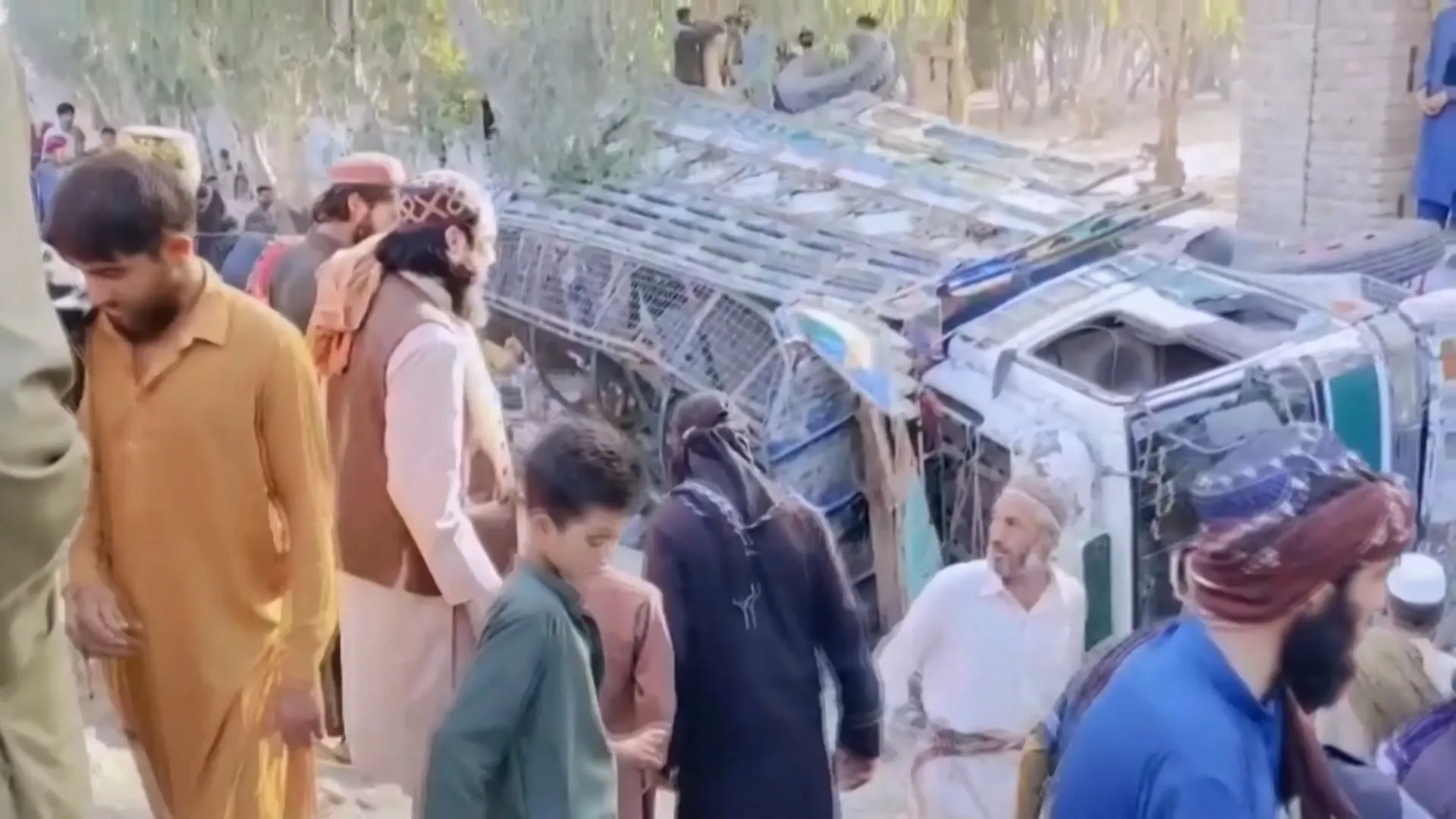 22 killed as truck carrying refugees overturns in Afghanistan
