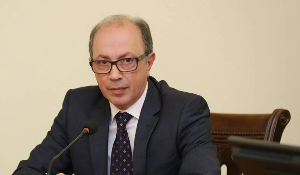 Ара Айвазян: Пашинян либо не понимает последствий разрыва с Россией, либо сознательно жертвует интересами страны ради сохранения власти
