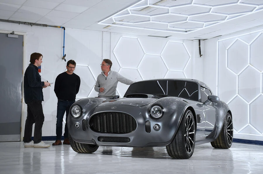Լեգենդի շռնդալից վերադարձը․ AC Cobra Coupé սպորտային մեքենան թողարկվում է Ford V8 շարժիչով