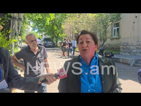 «Վարչապետը մեզ հանդիպում է միայն ձայնի համար». Փաշինյանի աջակիցները «հարձակվեցին» բողոքող կնոջ վրա