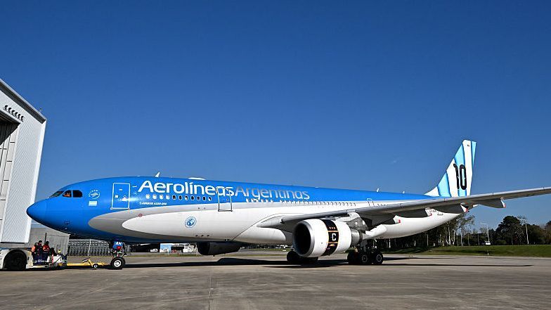 Messi, Argentina land in U.S. on custom '1978' jet...