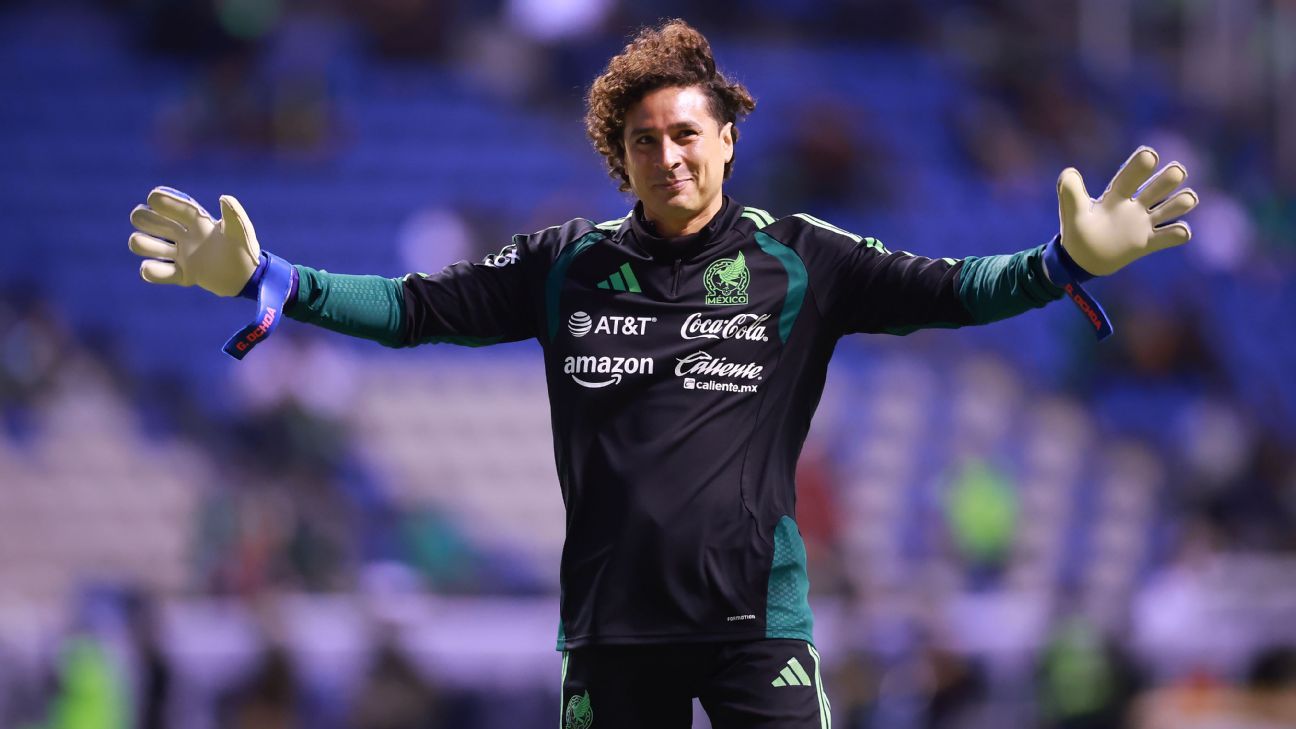 Mexico's Ochoa named to record 6th WC squad