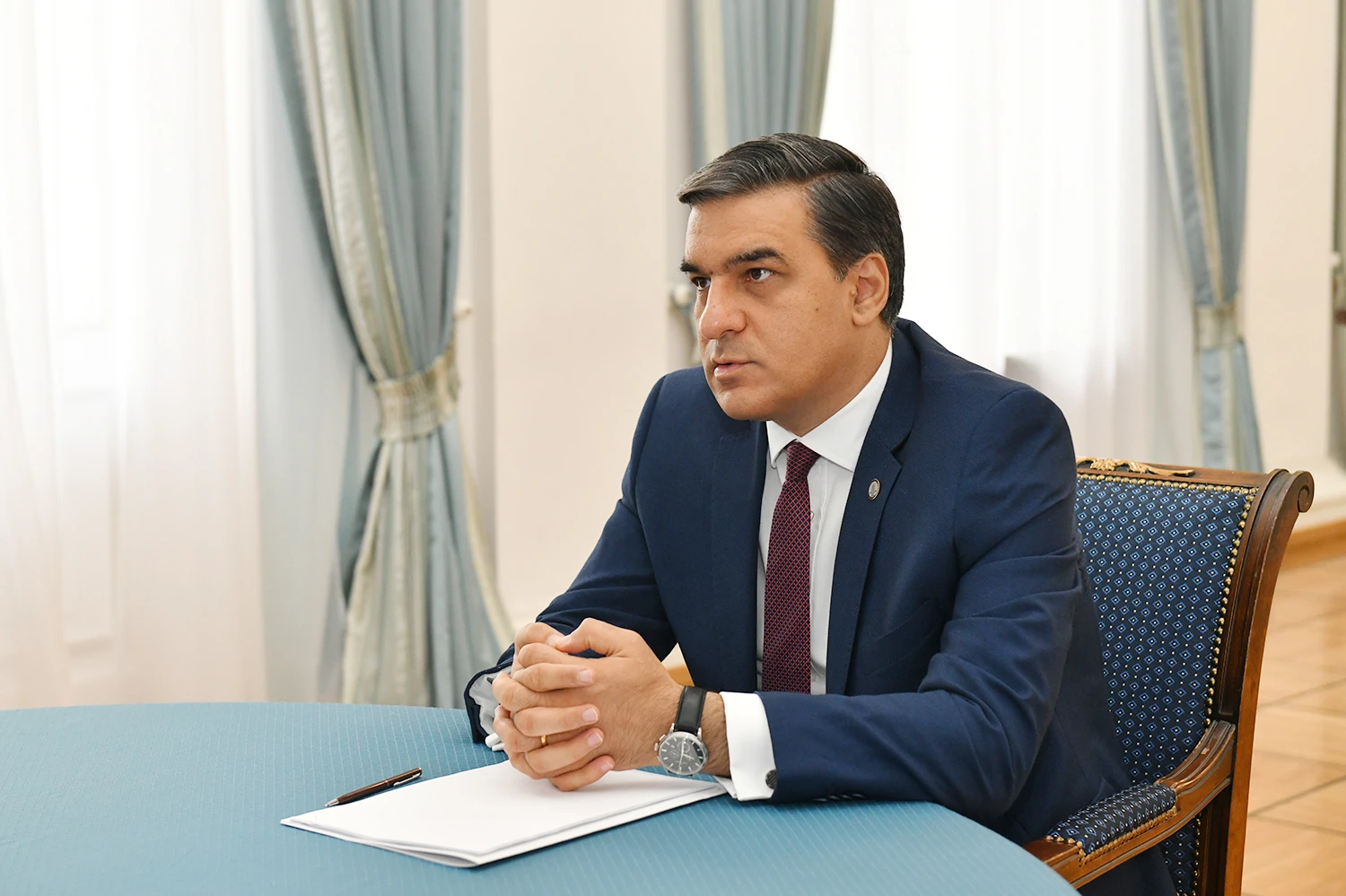 Դպրոցը փակելը նույնն է, ինչ նպատակային գյուղը դատարկես․ Արման Թաթոյան (վիդեո)