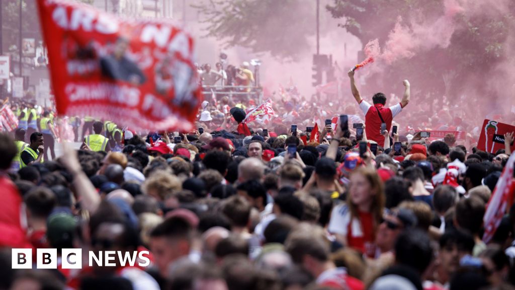 Six people stabbed after Arsenal victory parade