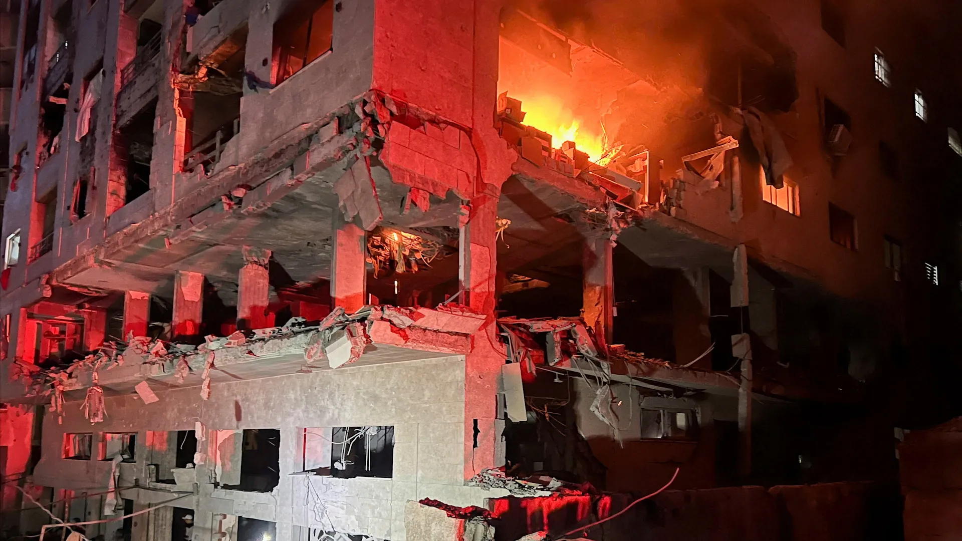Israel launches deadly air strikes on Gaza City apartment building