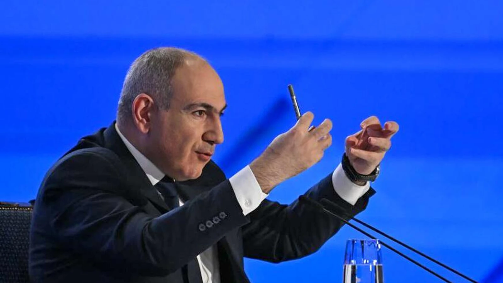 «Իրավունք». Փաշինյանը թիմակիցների վախերը հատ–հատ հիշելու է