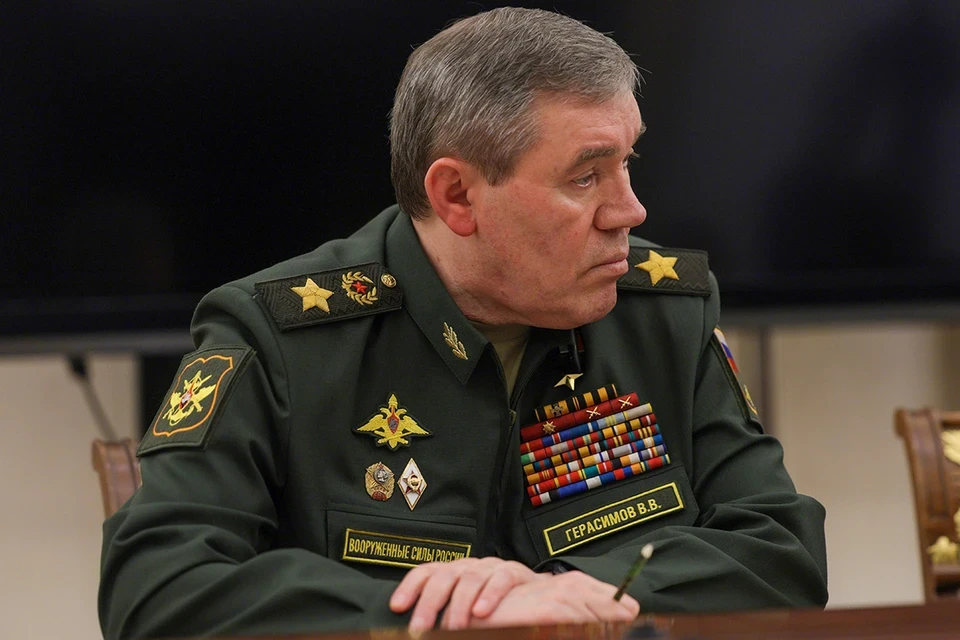 Герасимов: ВС России контролируют 85% территории Красного Лимана