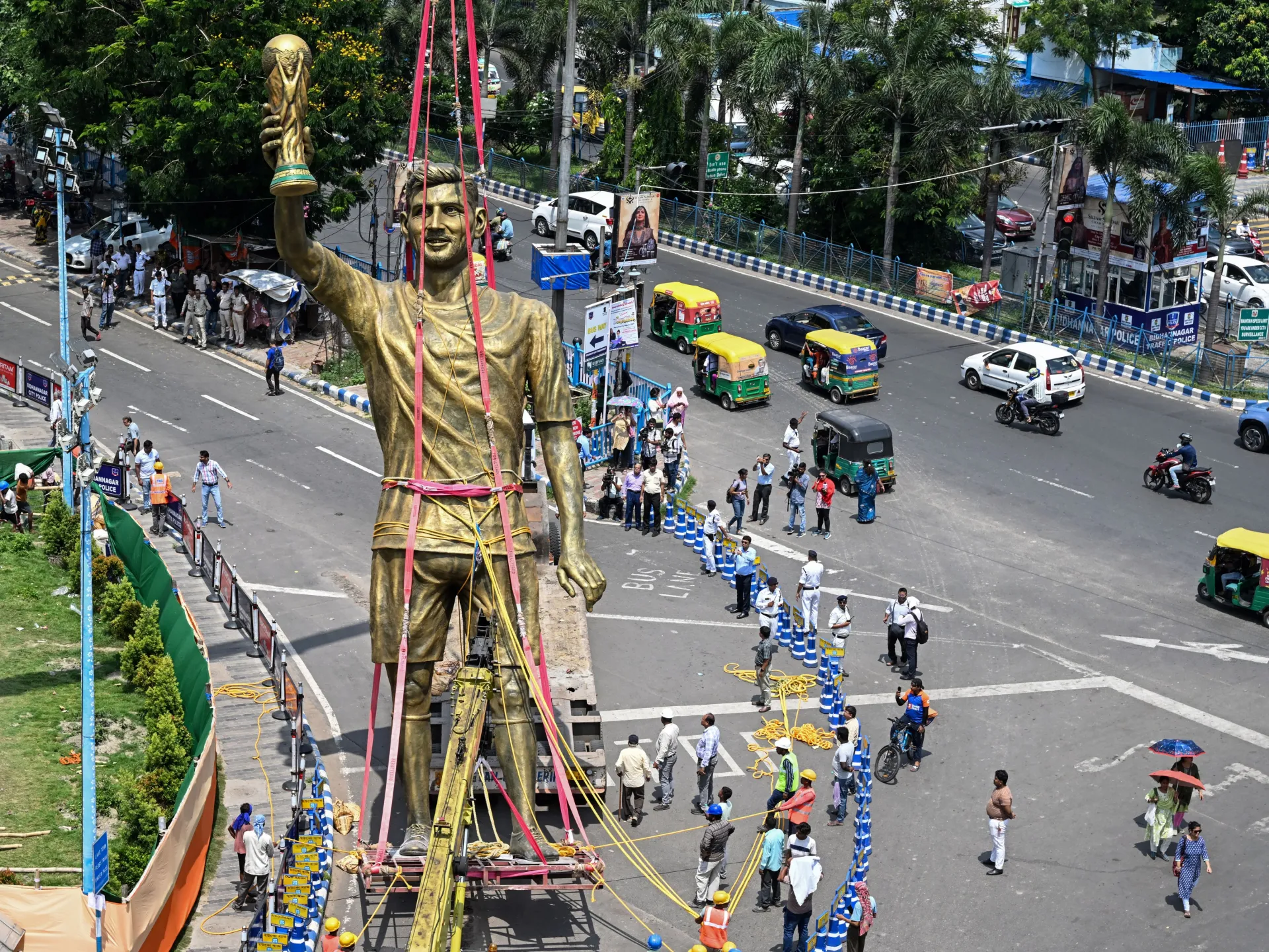 Huge Messi statue taken down in India over safety fears