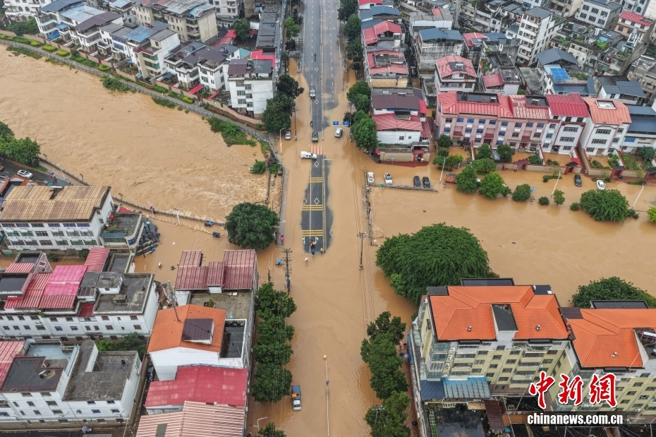 江西赣江上游支流发生超警洪水