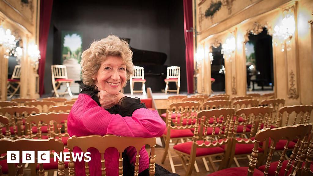 Soprano Dame Felicity Lott dies aged 79