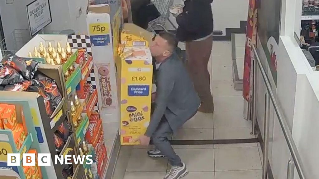 Moment brazen thief steals entire Mini Egg chocolate display
