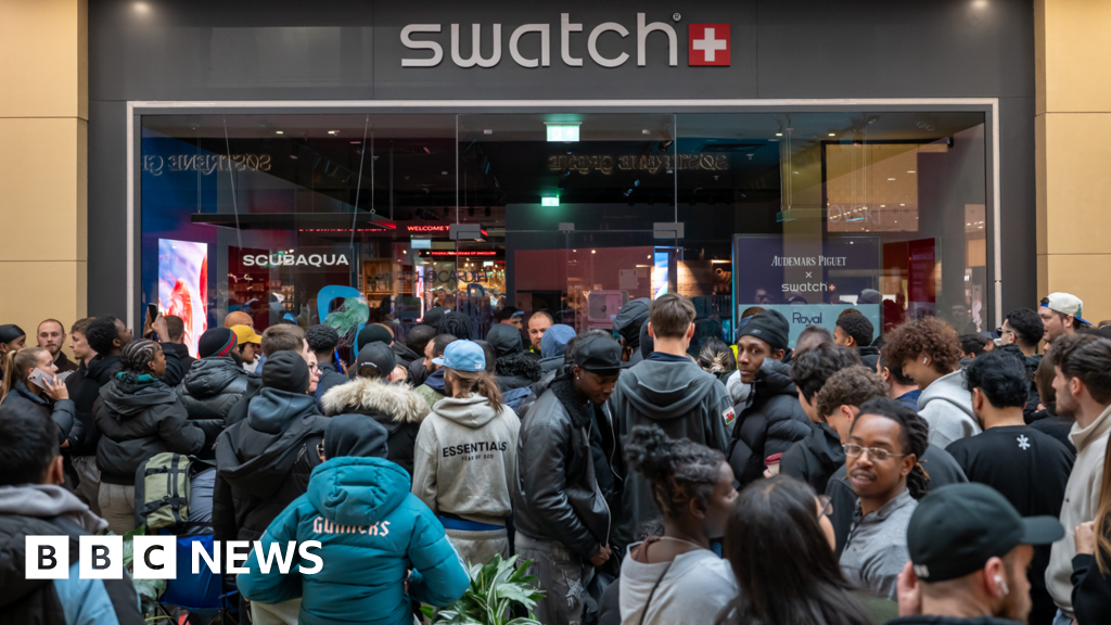 Swatch stores close for second day after crowds