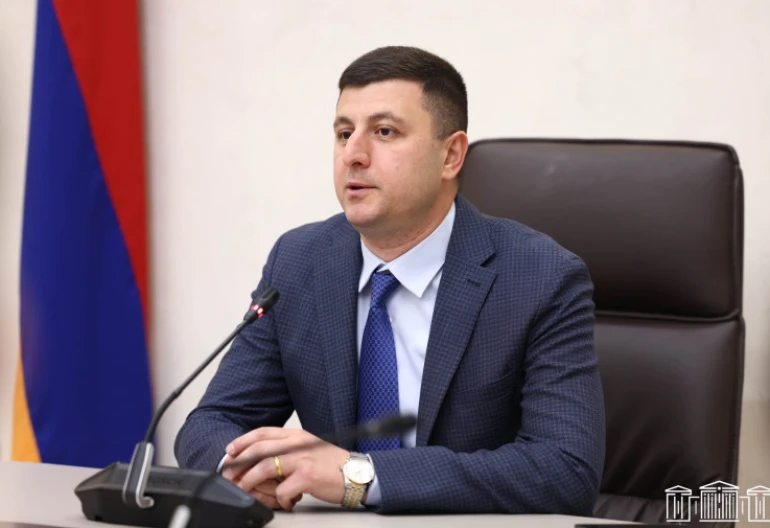 Оппозиционер: Республиканская партия Армении продолжает оставаться поперек горла у правящей партии