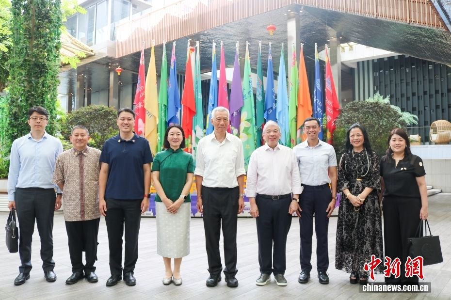新加坡国务资政李显龙访问广西