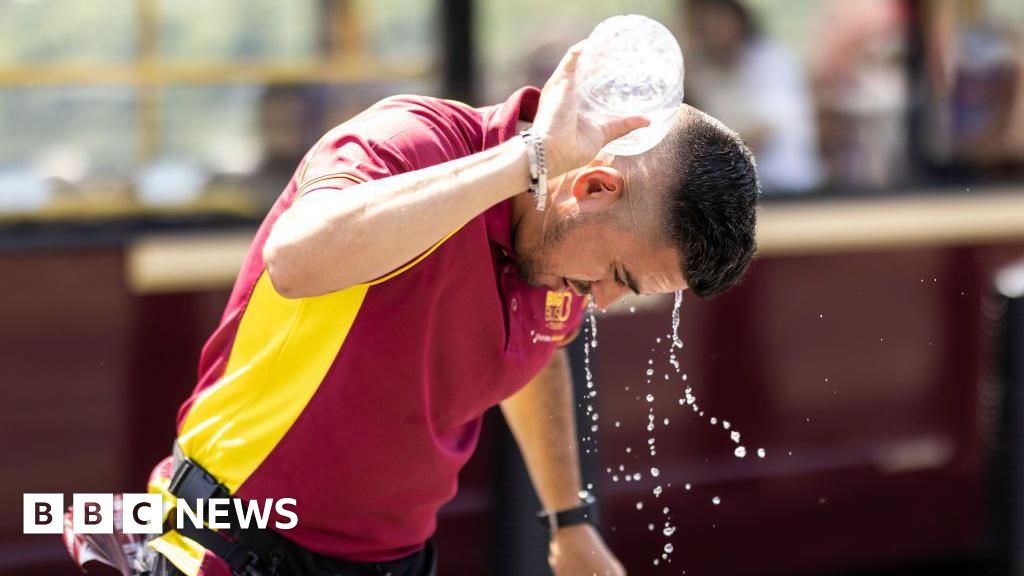 UK should set maximum working temperature rules, advisers say