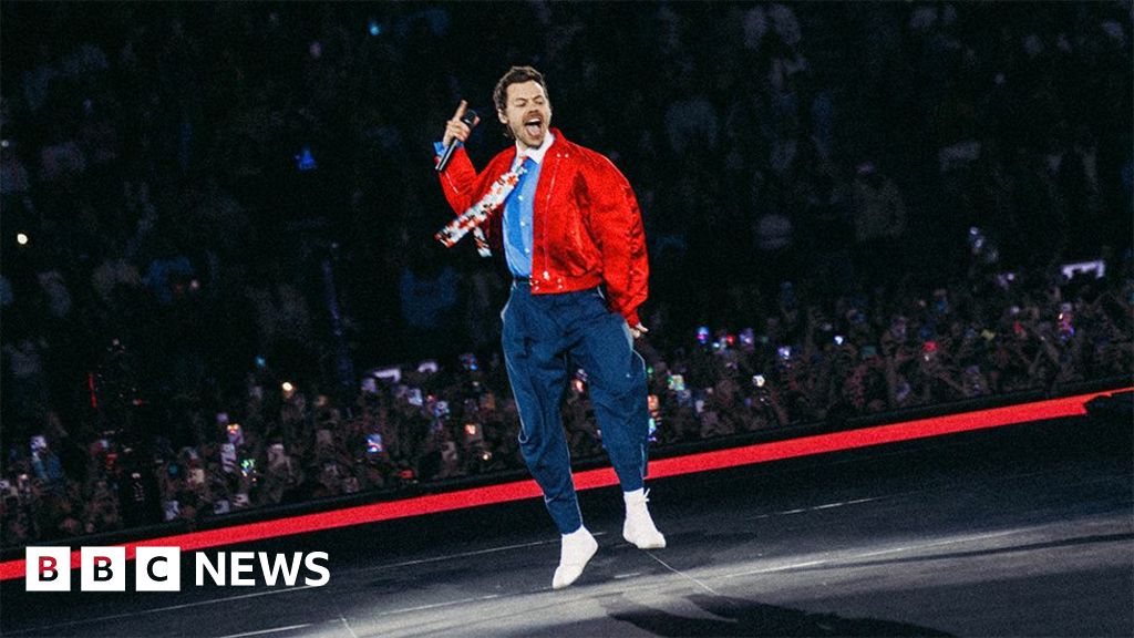 Harry Styles tour to review staging after fan complaints
