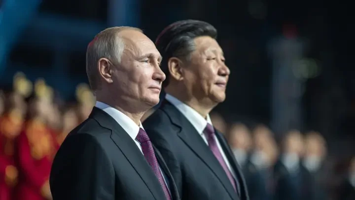 Си Цзиньпин дал торжественный прием в честь визита Путина