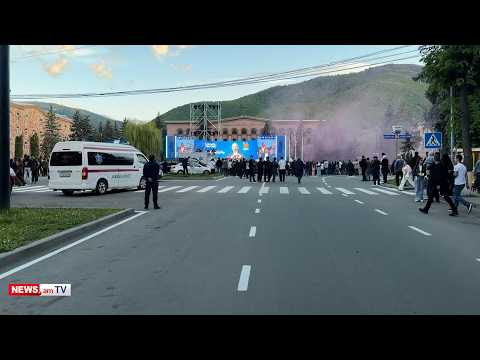 ՔՊ-ն Վանաձորում կիսադատարկ հրապարակում է քարոզարշավ անում